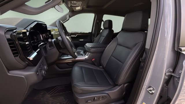 Used 2024 Chevrolet Silverado 1500 LT Trail Boss w/ Convenience Package II image 17