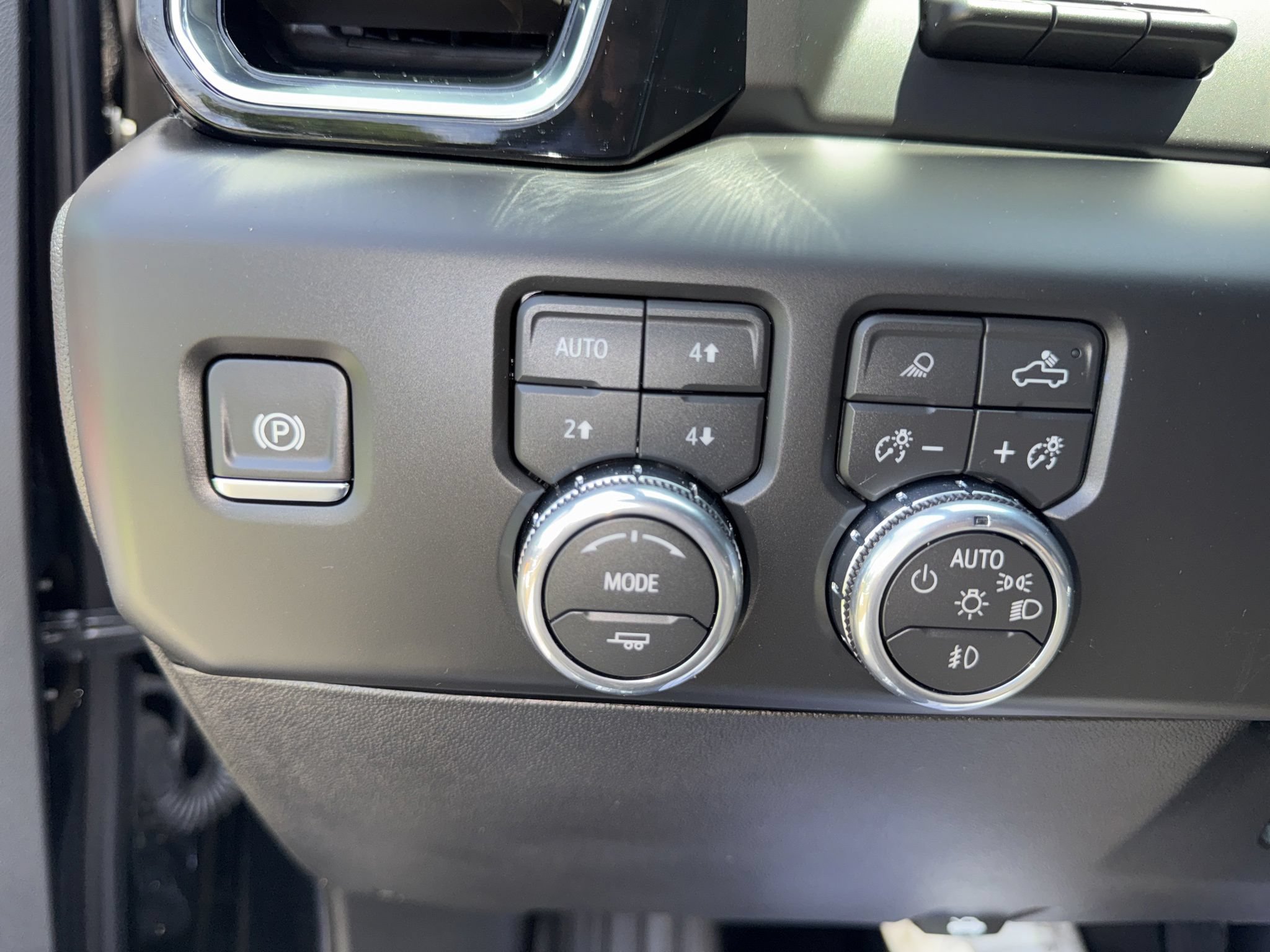 Used 2026 GMC Sierra 3500 Denali Ultimate AWD/4WD image 17