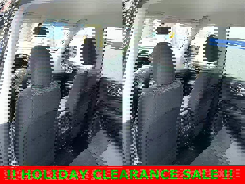 Used 2019 Nissan Pathfinder SV image 28