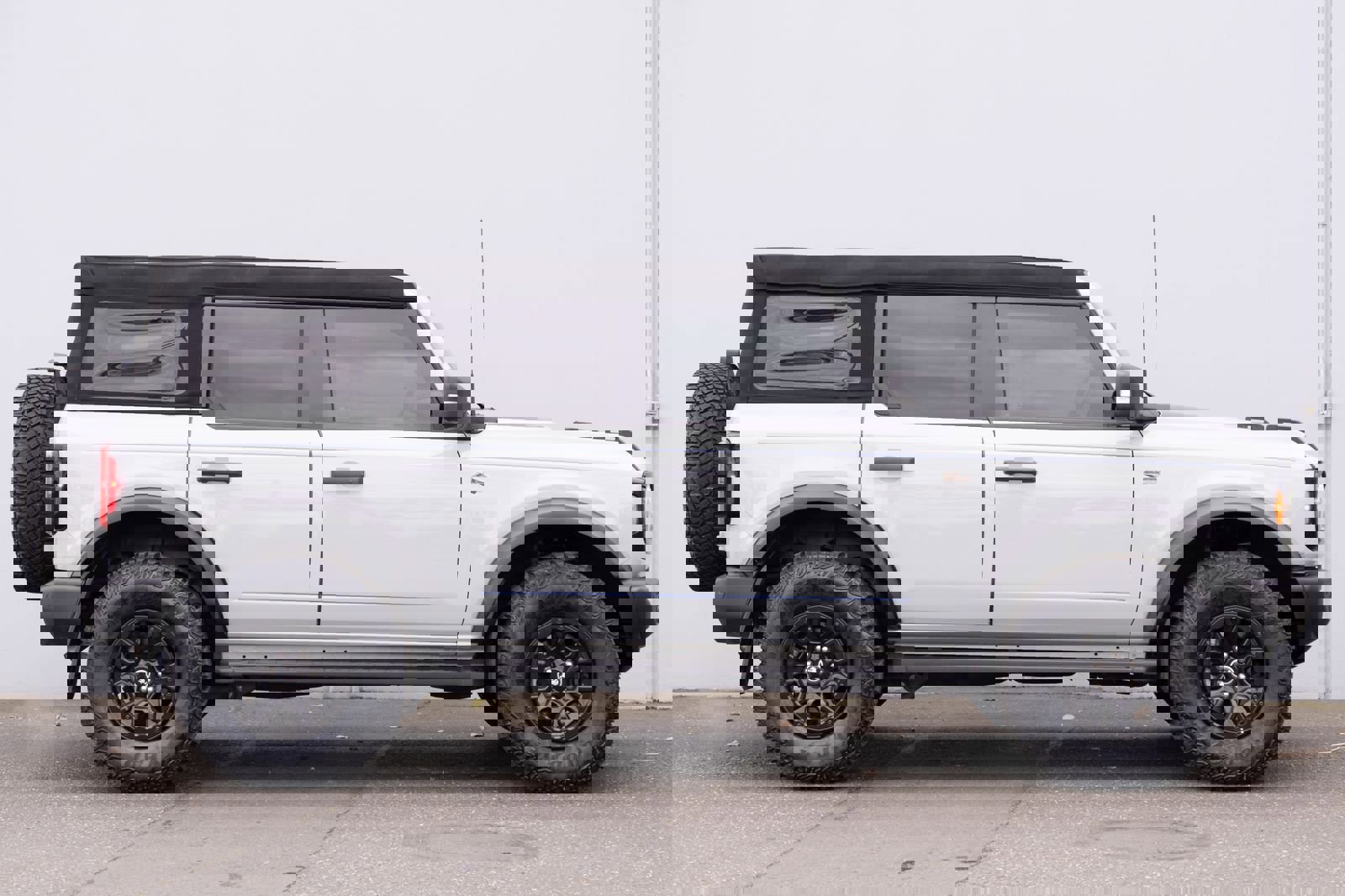 Used 2023 Ford Bronco Wildtrak image 28