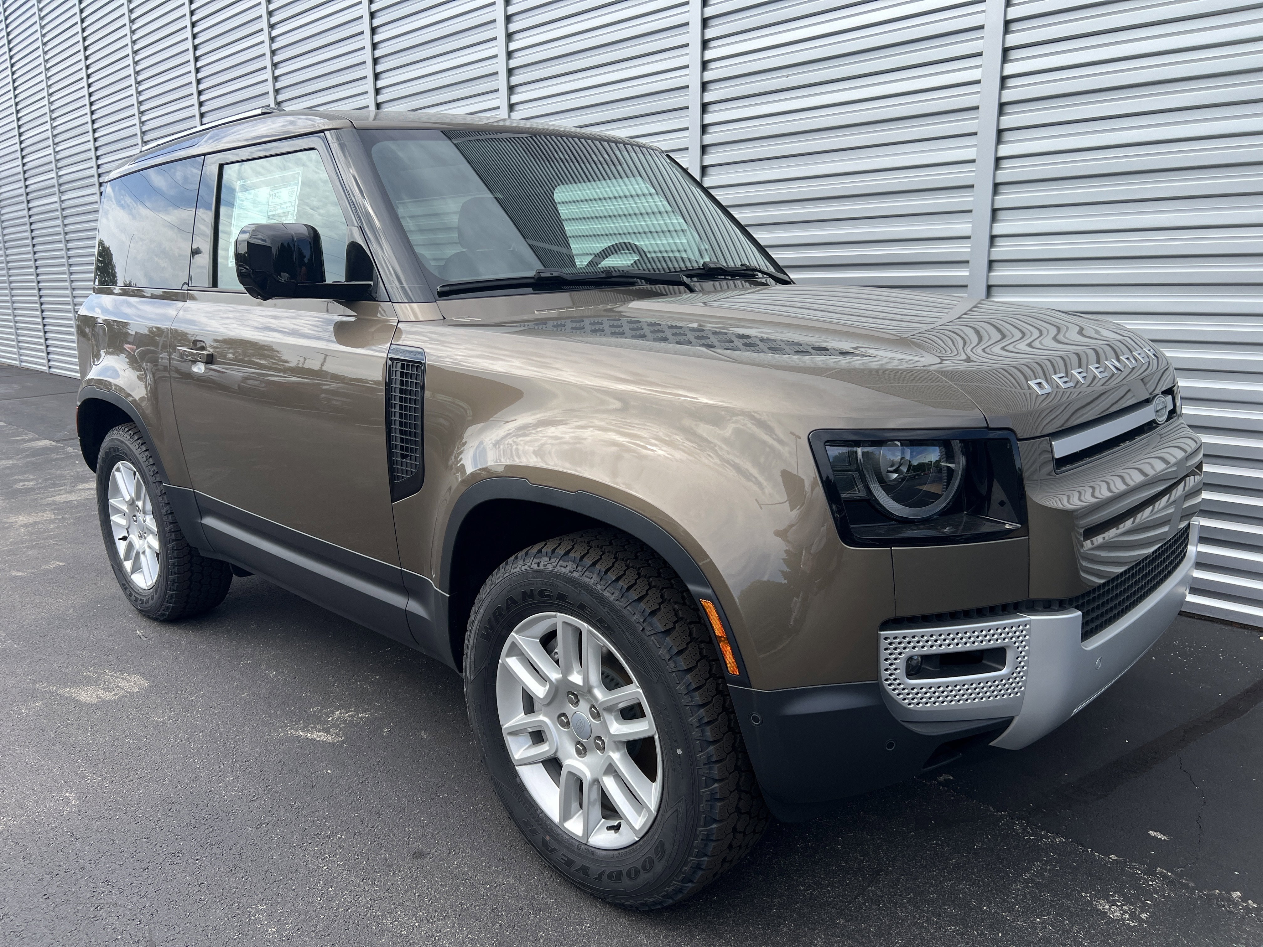 New 2025 Land Rover Defender 90 S image 7