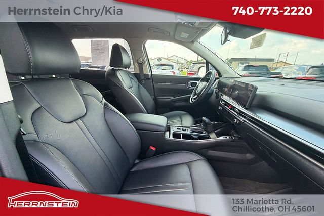Used 2025 Kia Sorento S AWD/4WD image 29