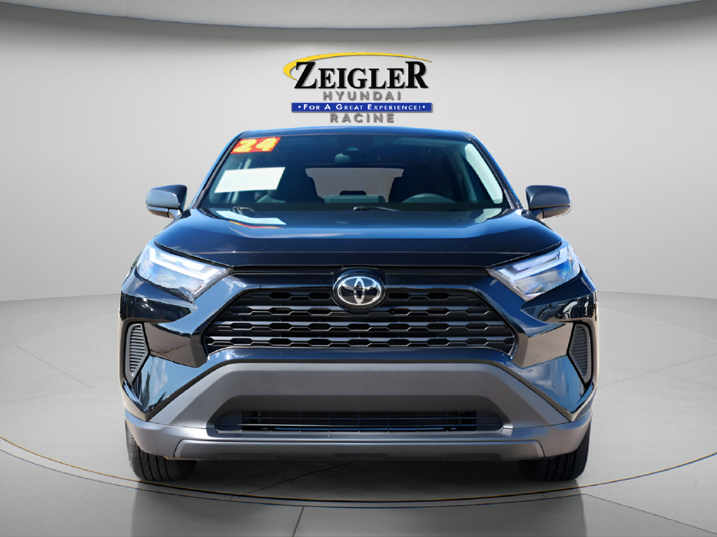 Used 2024 Toyota RAV4 LE AWD/4WD image 2