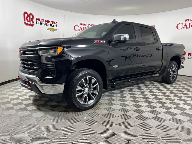 Used 2022 Chevrolet Silverado 1500 LT w/ Z71 Off-Road Package AWD/4WD image 3