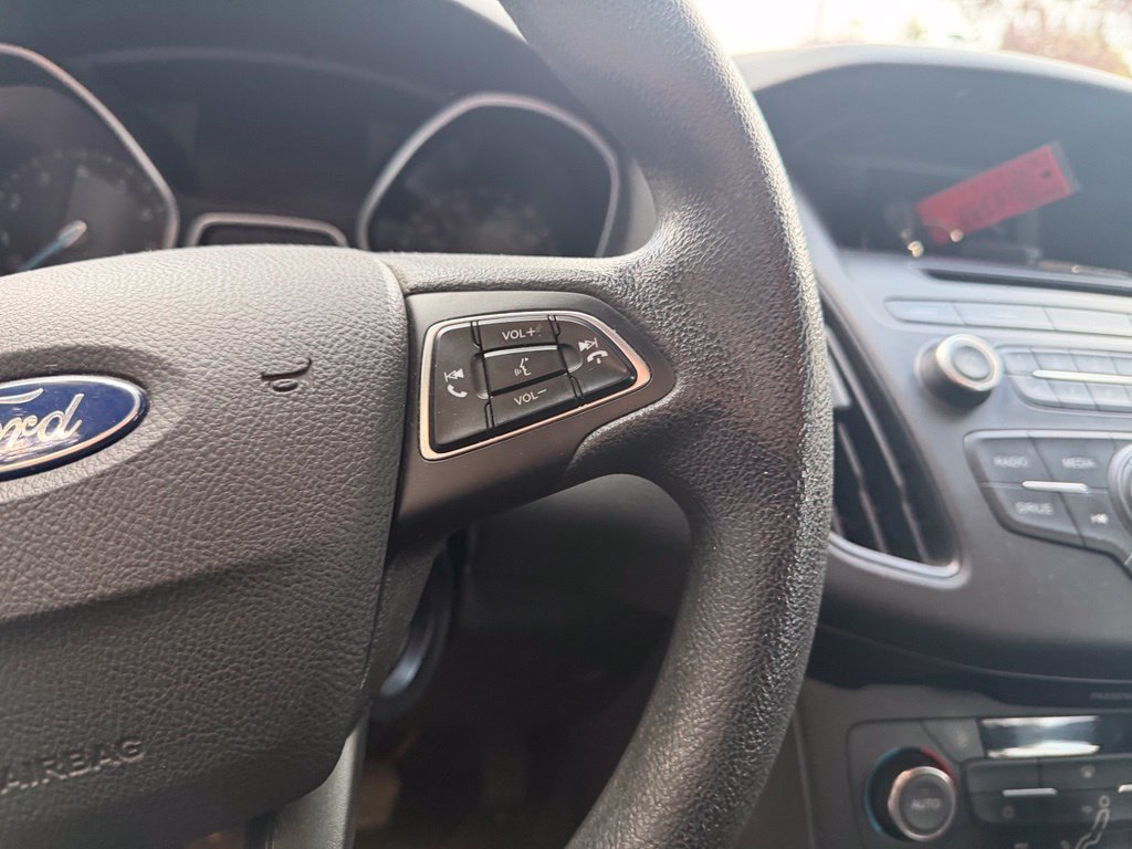 Used 2017 Ford Focus SE FWD image 18
