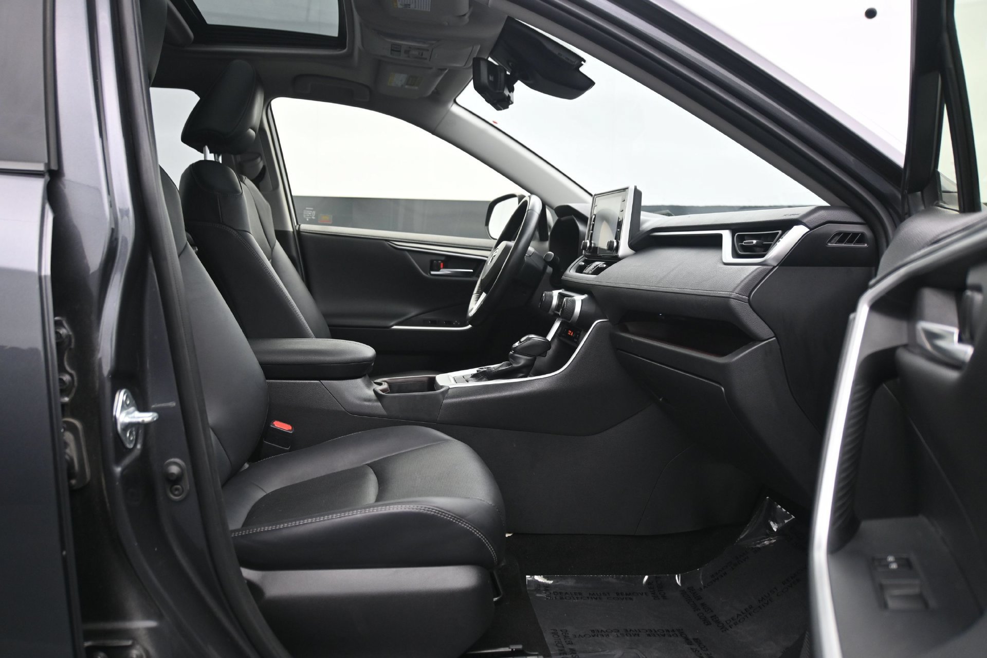 Used 2019 Toyota RAV4 Limited w/ Cold Weather Package AWD/4WD image 13