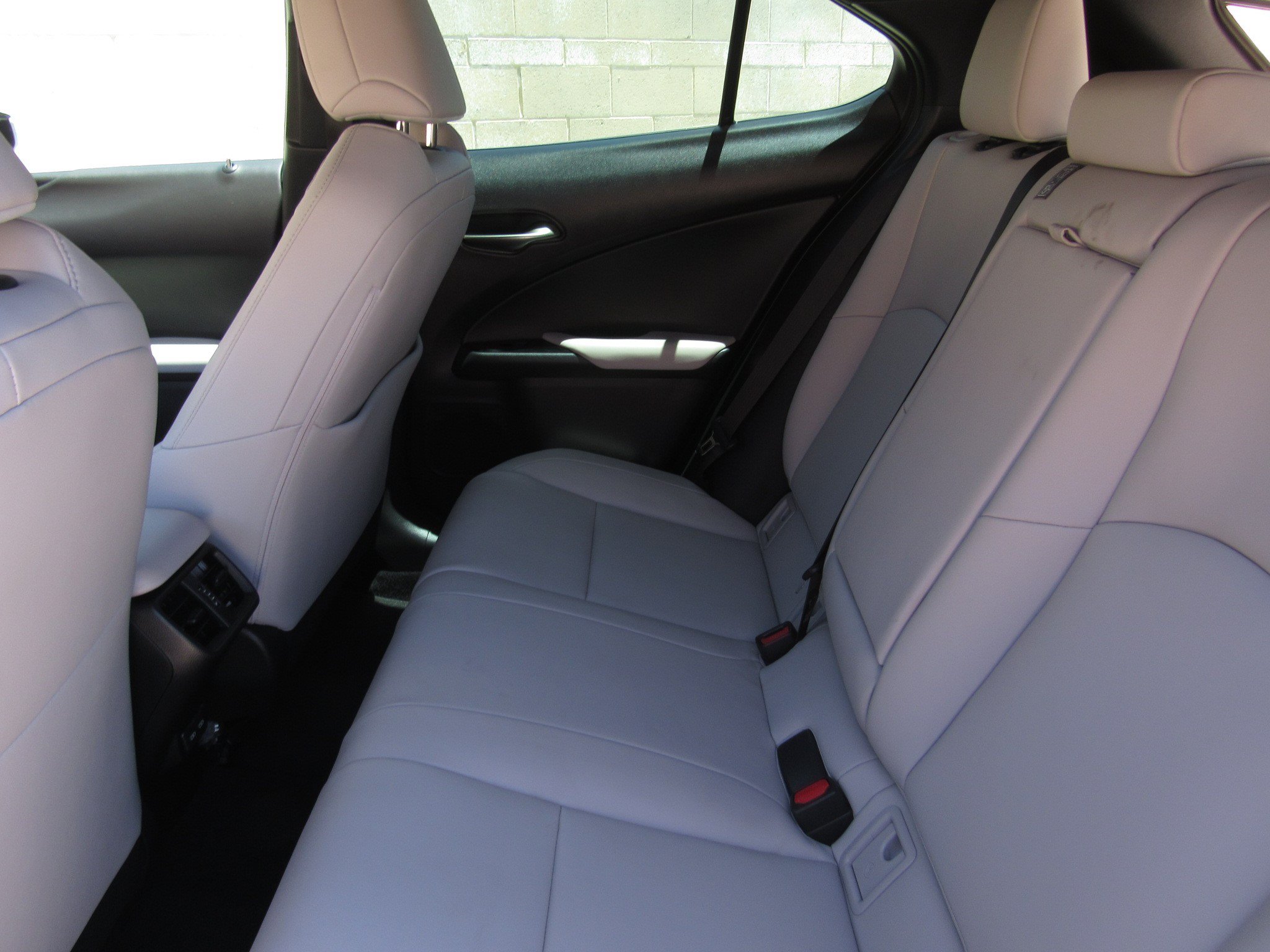 Used 2022 Lexus UX 250h w/ Luxury Package AWD/4WD image 15