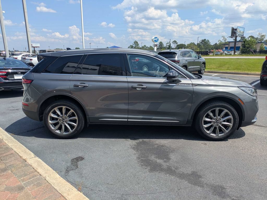 Used 2022 Lincoln Corsair AWD w/ Premium Package image 4
