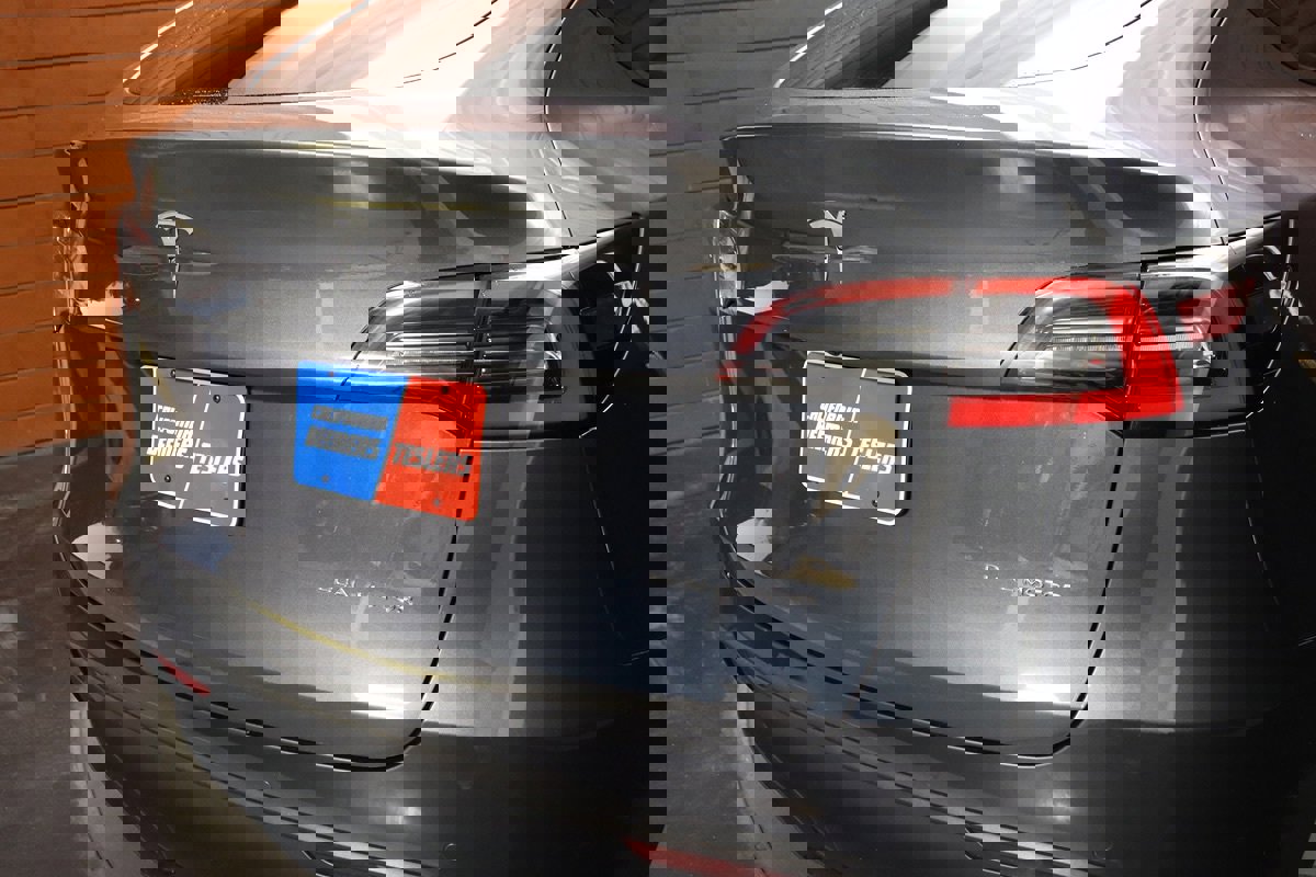 Used 2023 Tesla Model Y Long Range image 11