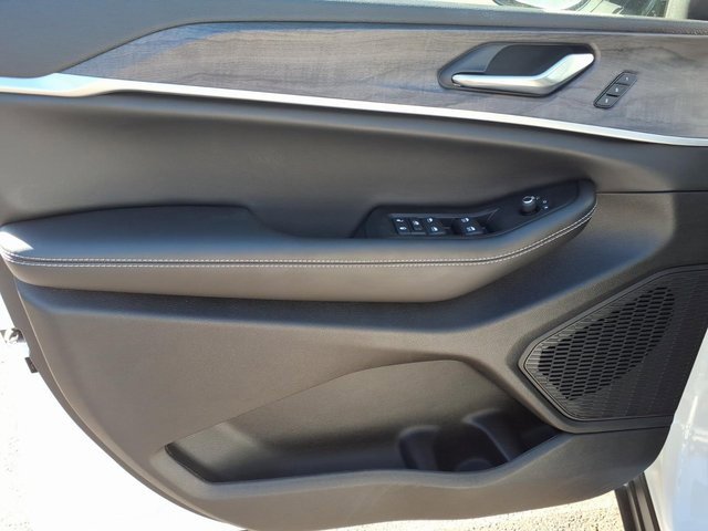 New 2025 Jeep Grand Cherokee L Limited w/ Luxury Tech Group II image 9