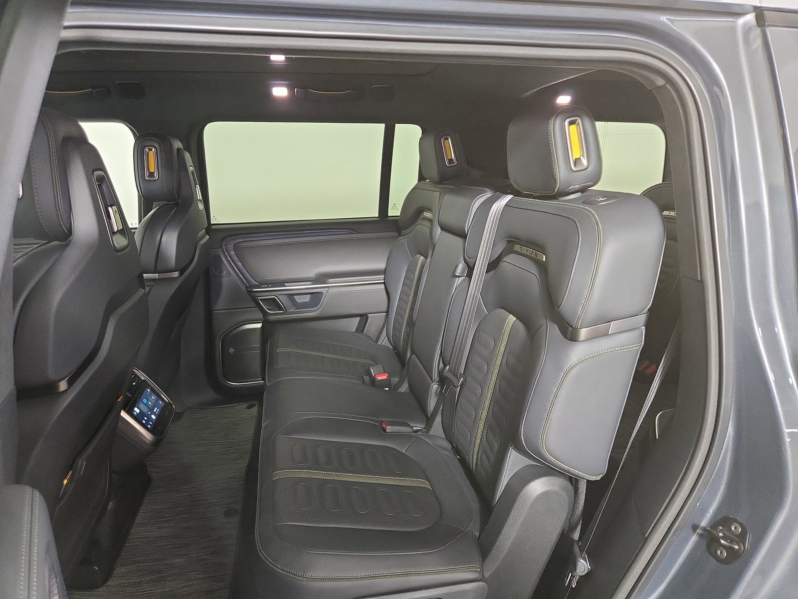 Used 2023 Rivian R1S Adventure AWD/4WD image 21