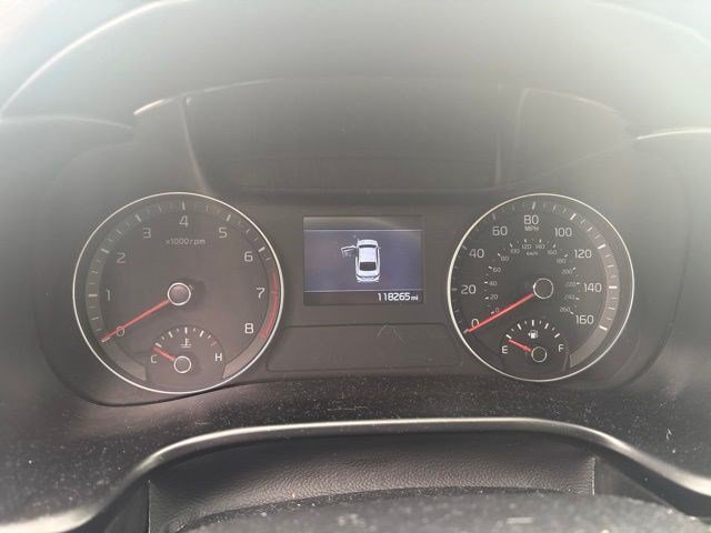 Used 2019 Kia Forte LXS FWD image 5