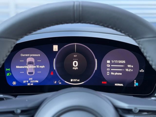 New 2025 Porsche Macan Electric image 23