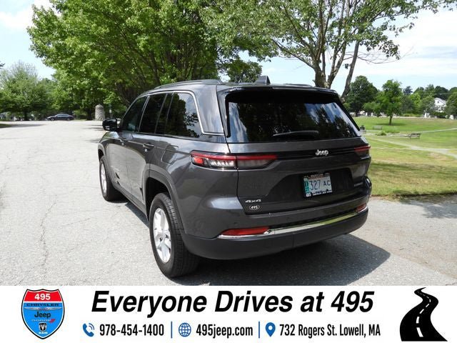 Used 2025 Jeep Grand Cherokee Laredo X AWD/4WD image 3