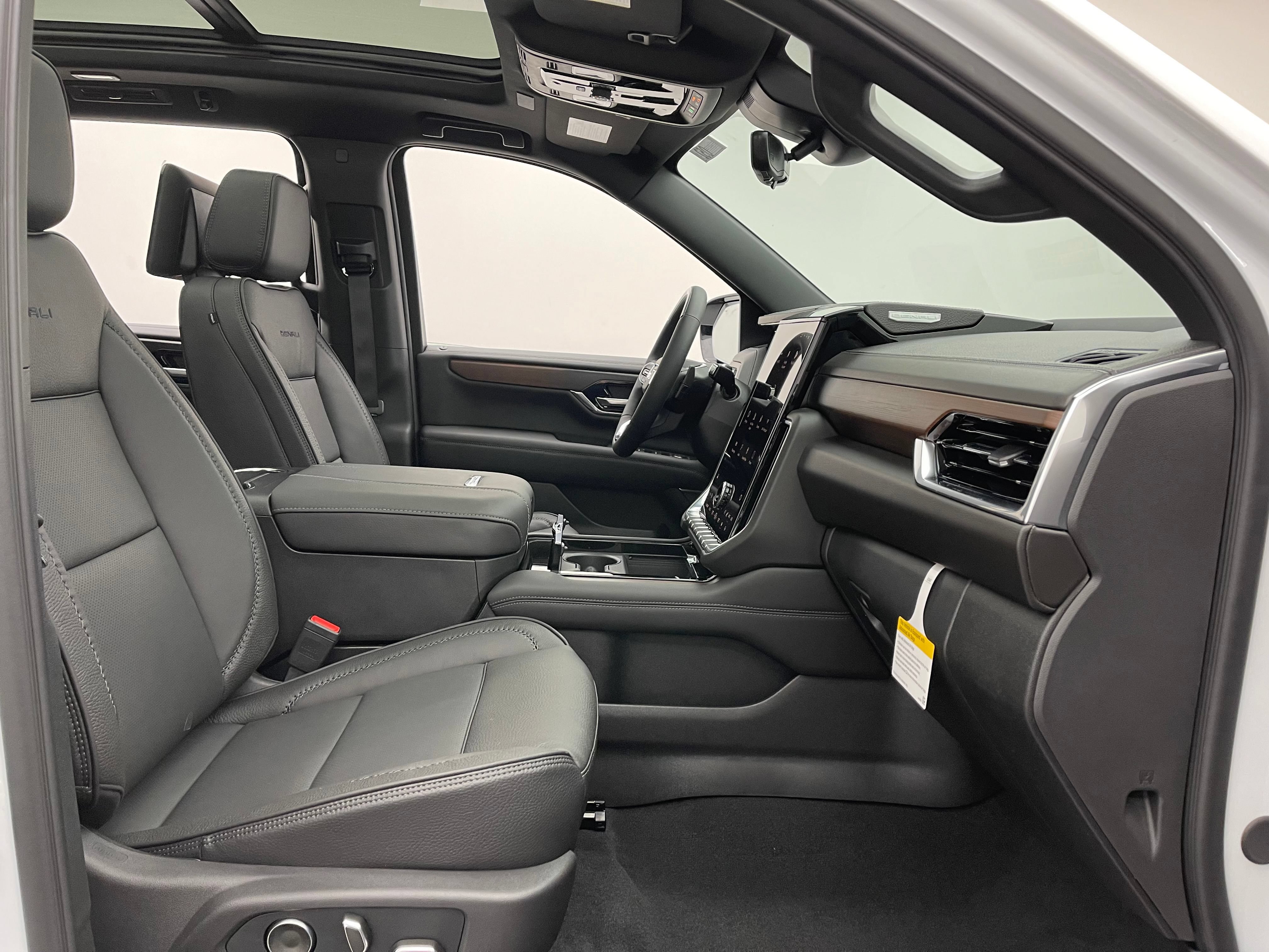 New 2026 GMC Yukon XL Denali w/ Denali Reserve Package AWD/4WD image 41
