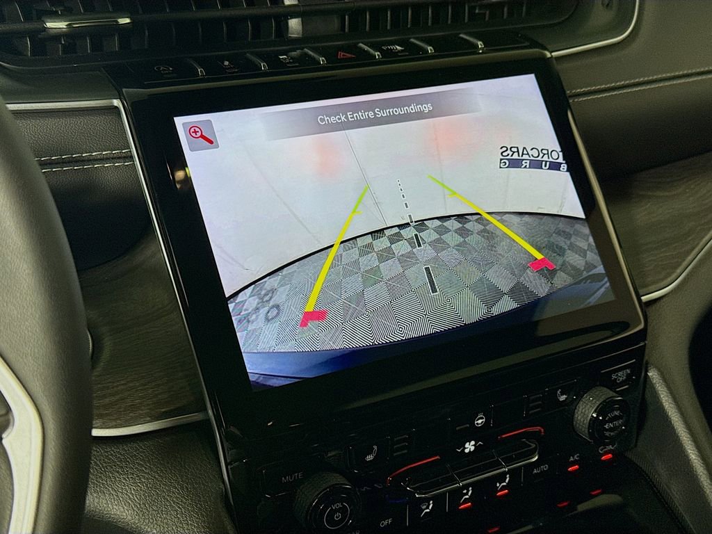 Used 2024 Jeep Grand Cherokee Limited w/ Black Appearance Package image 14