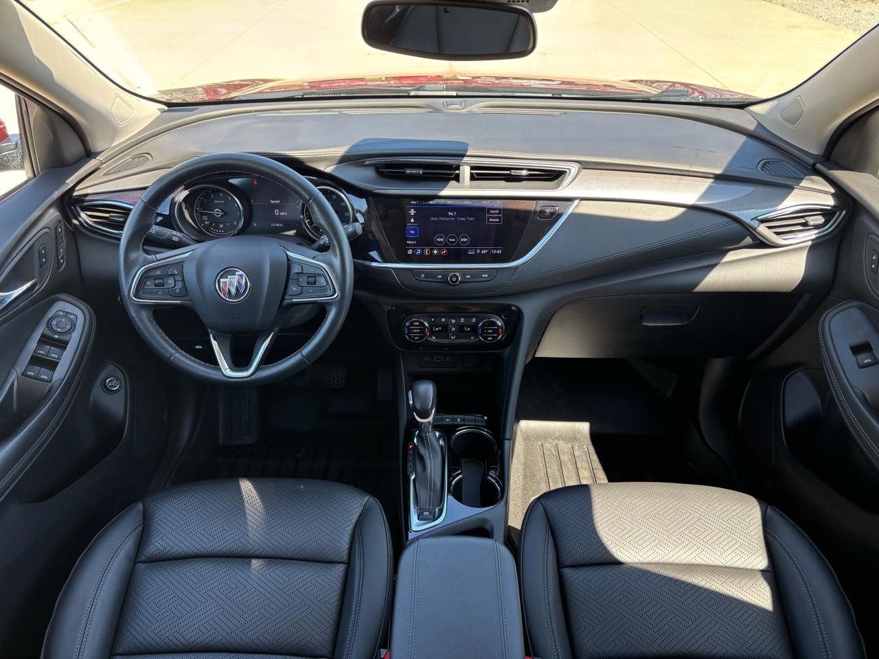 Used 2023 Buick Encore GX Essence w/ Experience Buick Package FWD image 17