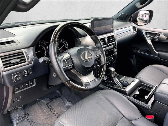 Used 2023 Lexus GX 460 Premium w/ Accessory Package AWD/4WD image 14
