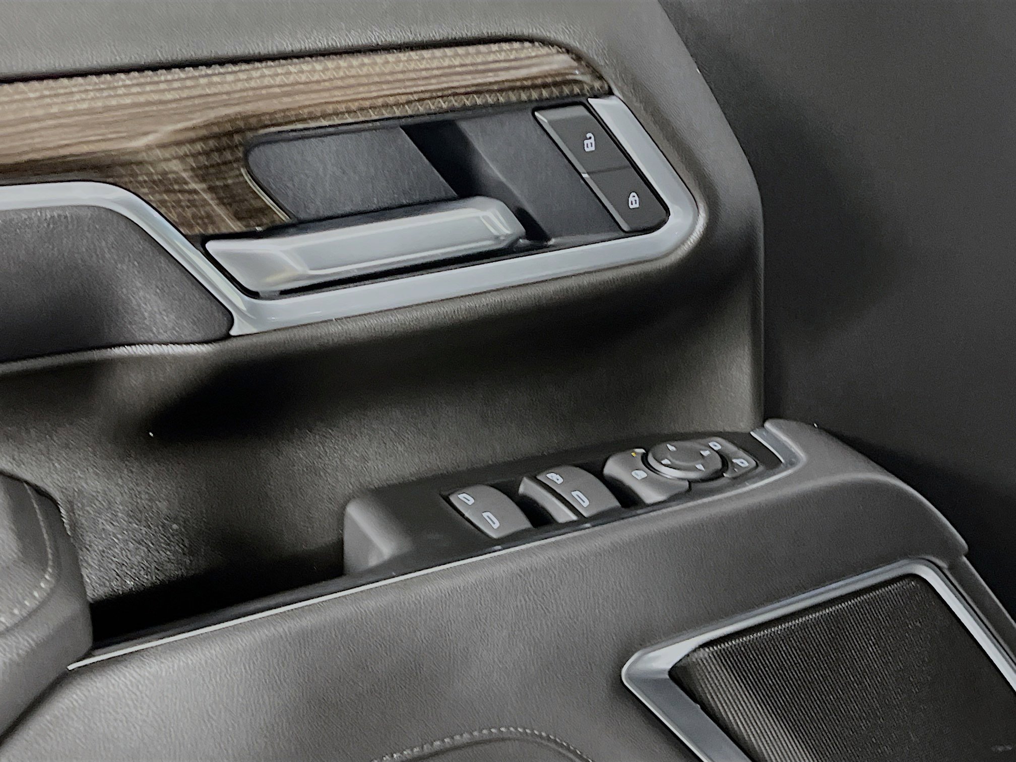 Used 2025 Chevrolet Silverado 2500 LT w/ Convenience Package image 16