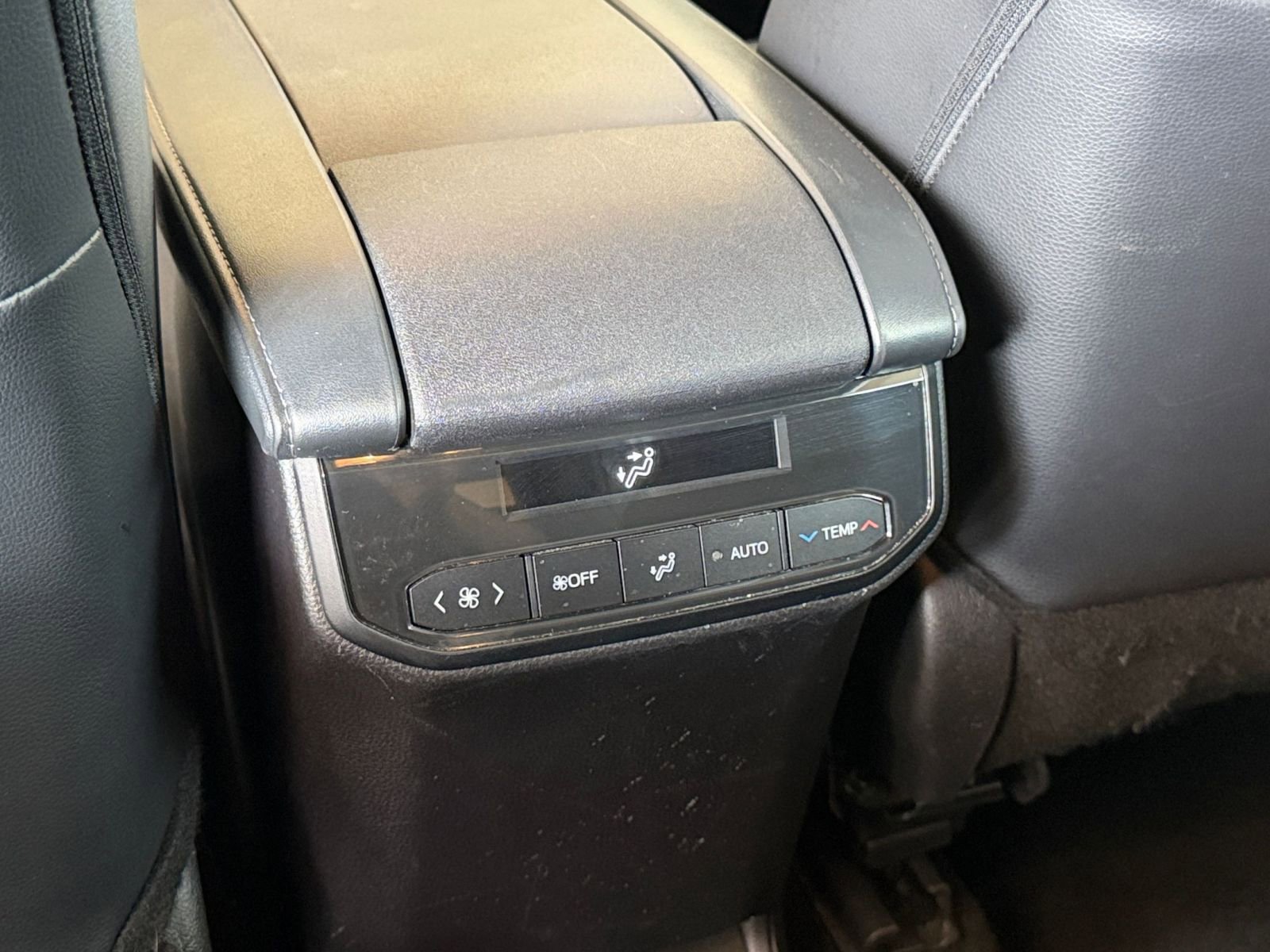 Used 2025 Toyota Highlander XSE AWD/4WD image 27
