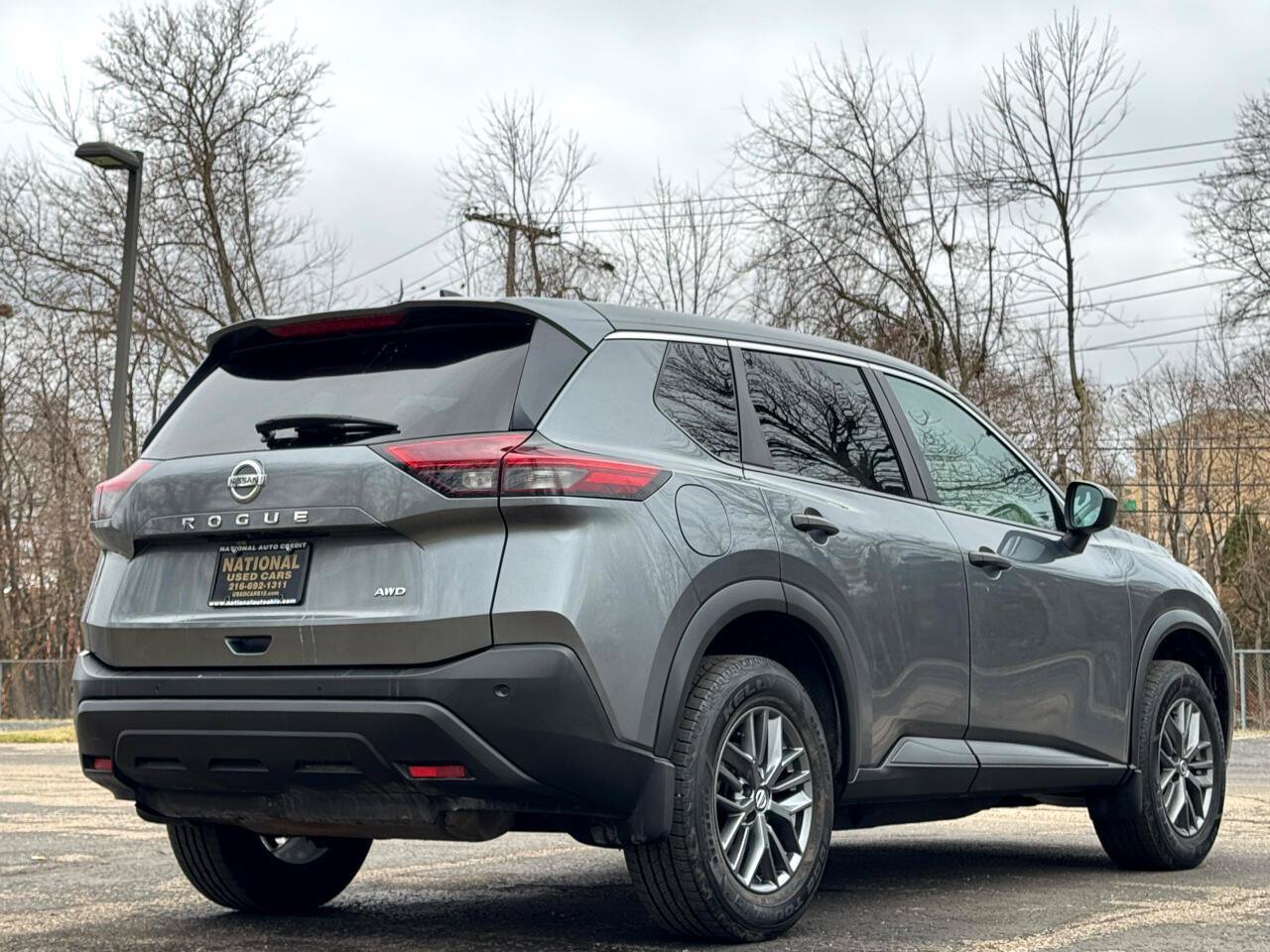 Used 2021 Nissan Rogue S AWD/4WD image 7