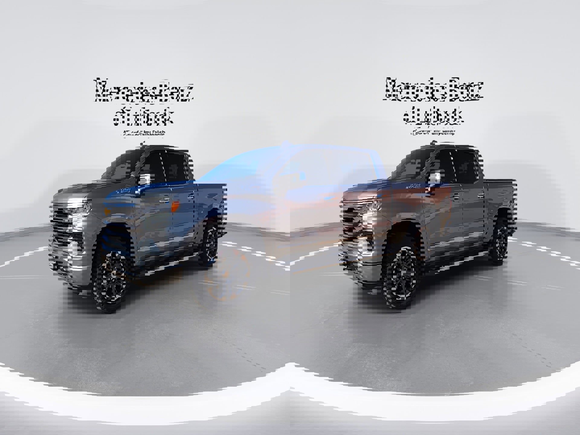 Used 2025 Chevrolet Silverado 1500 High Country w/ Technology Package image 4