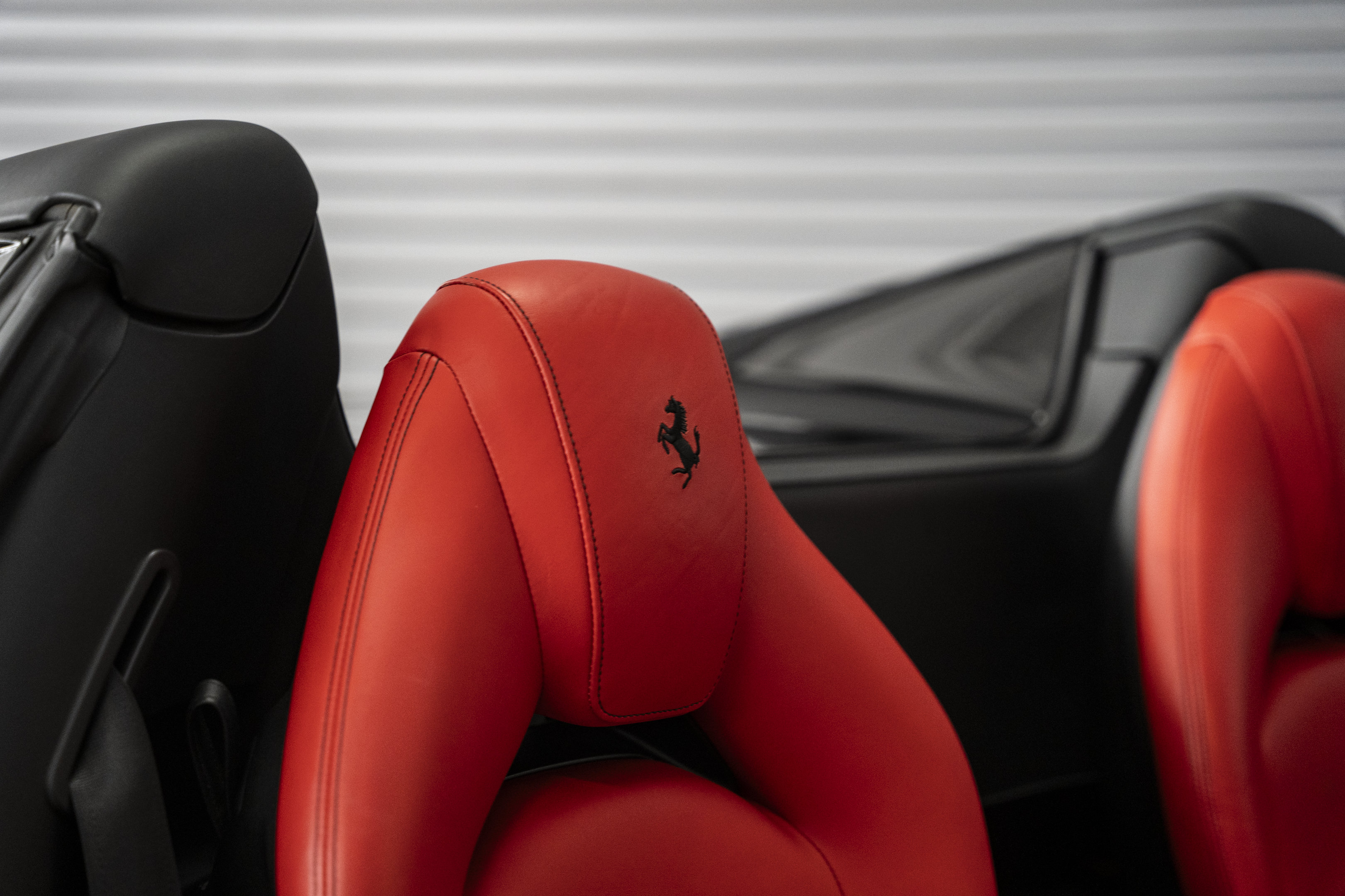 Used 2016 Ferrari 488 Spider RWD image 31
