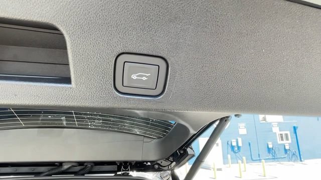 New 2026 Chevrolet Traverse RS w/ LPO, Floor Liner Package FWD image 34