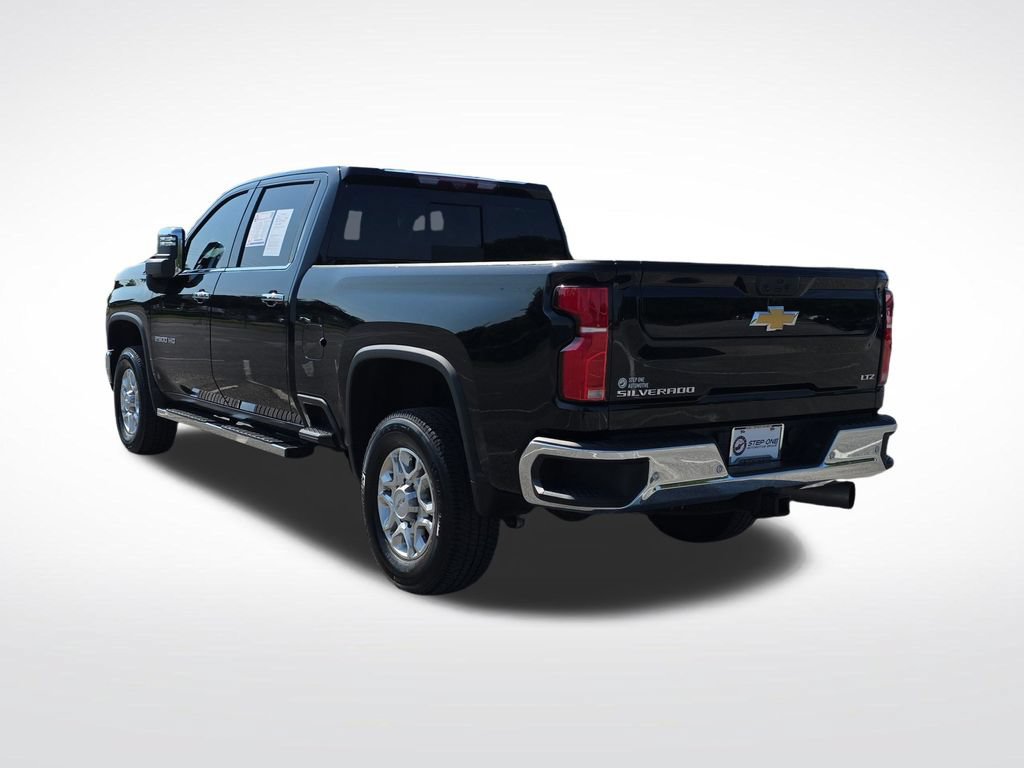 Used 2024 Chevrolet Silverado 2500 LTZ w/ LTZ Plus Package AWD/4WD image 5