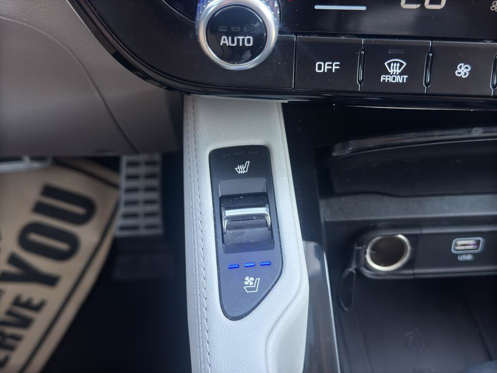 Used 2024 Kia Telluride SX w/ Towing Package FWD image 17