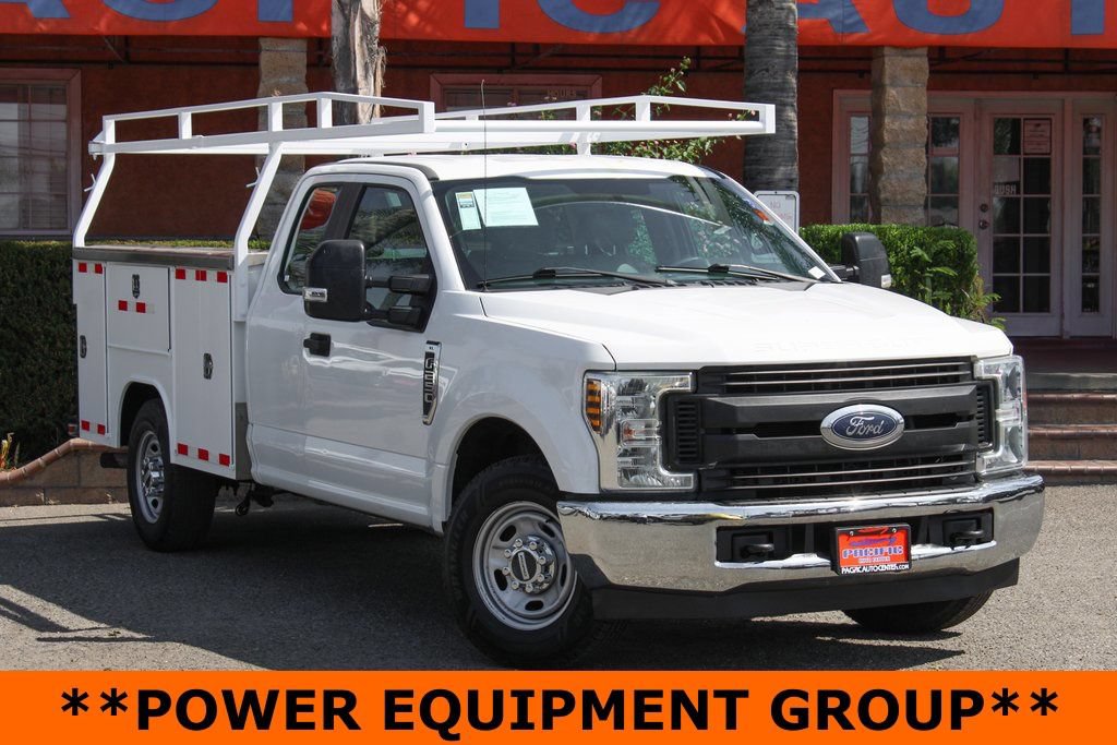 Used 2018 Ford F250 XL w/ Power Equipment Group RWD image 2