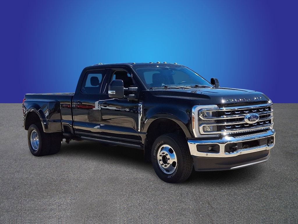 Used 2023 Ford F350 Lariat w/ Lariat Ultimate Package AWD/4WD image 3