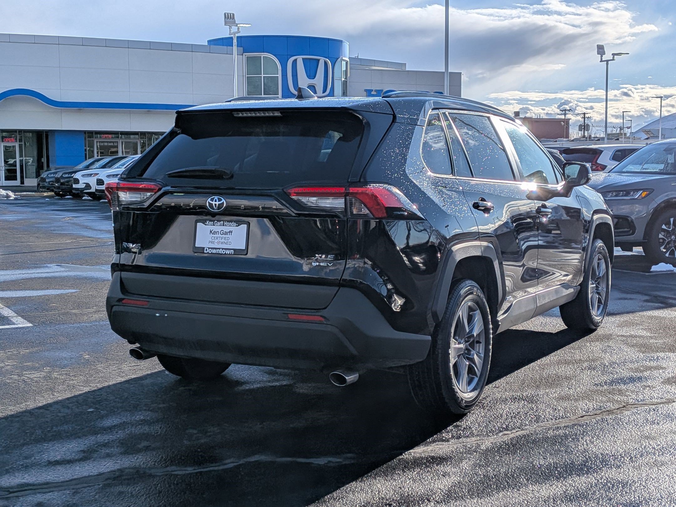 Used 2025 Toyota RAV4 XLE image 3