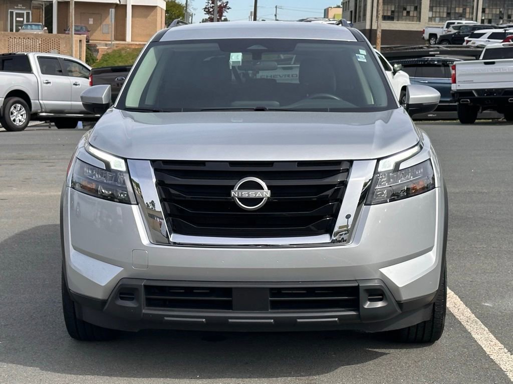 Used 2025 Nissan Pathfinder SV AWD/4WD image 10