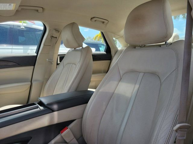 Used 2017 Lincoln MKZ Reserve image 15
