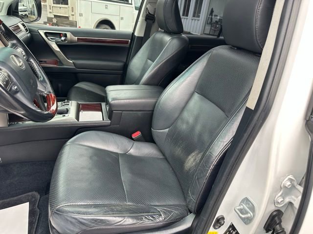 Used 2016 Lexus GX 460 Luxury w/ Preferred Accessory Package image 27