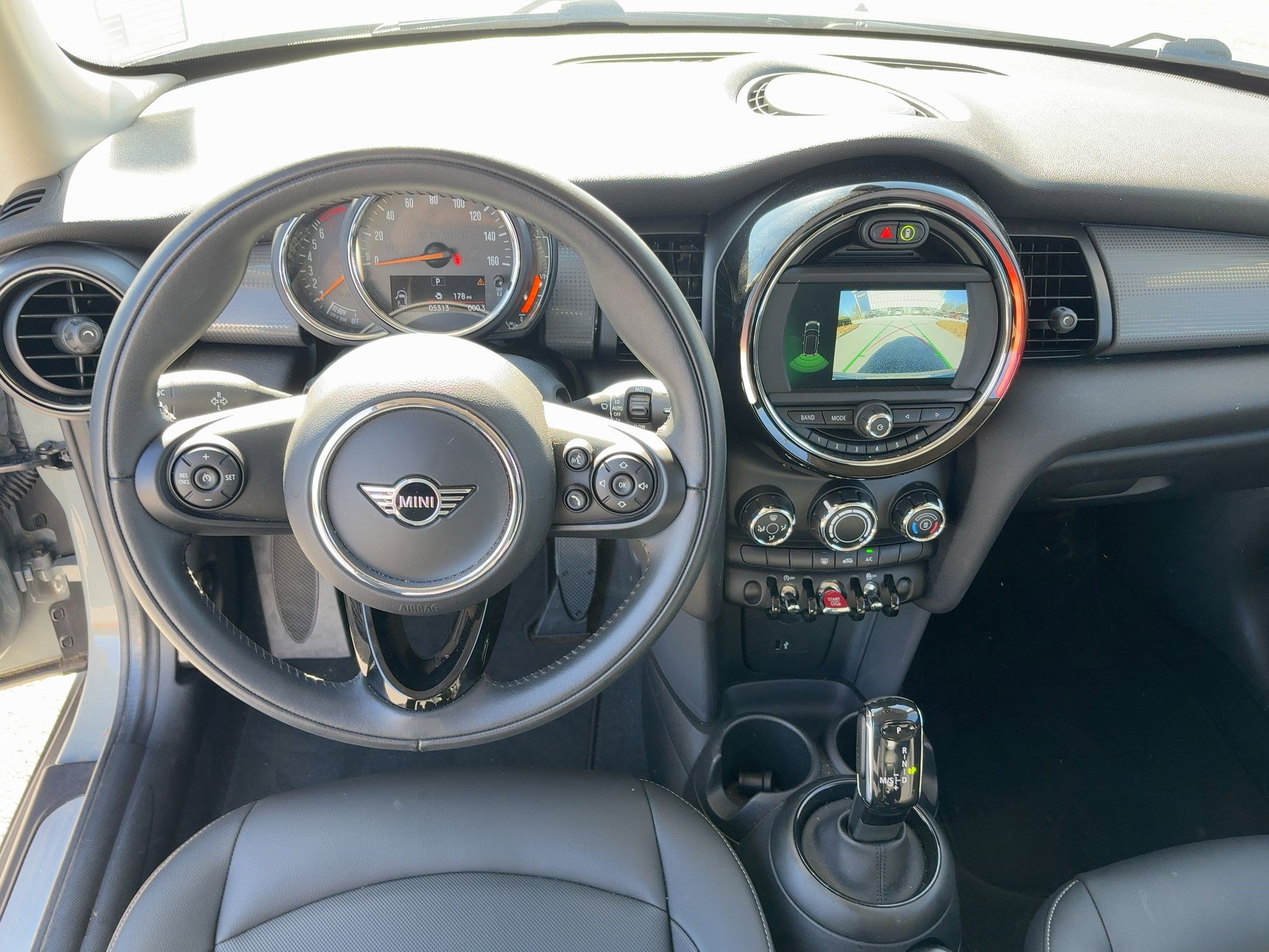 Used 2021 MINI Cooper 2-Door Hardtop image 27