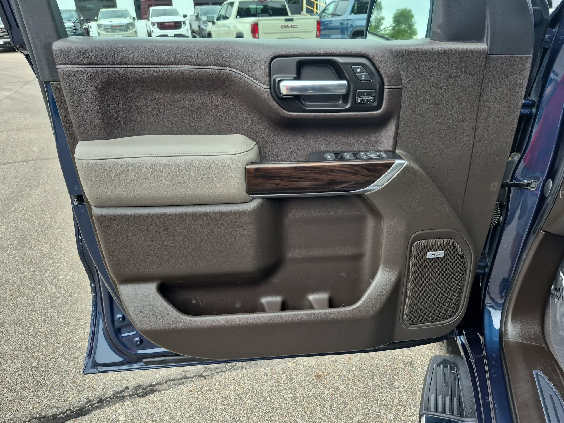 Used 2019 GMC Sierra 1500 SLT w/ SLT Premium Plus Package AWD/4WD image 22