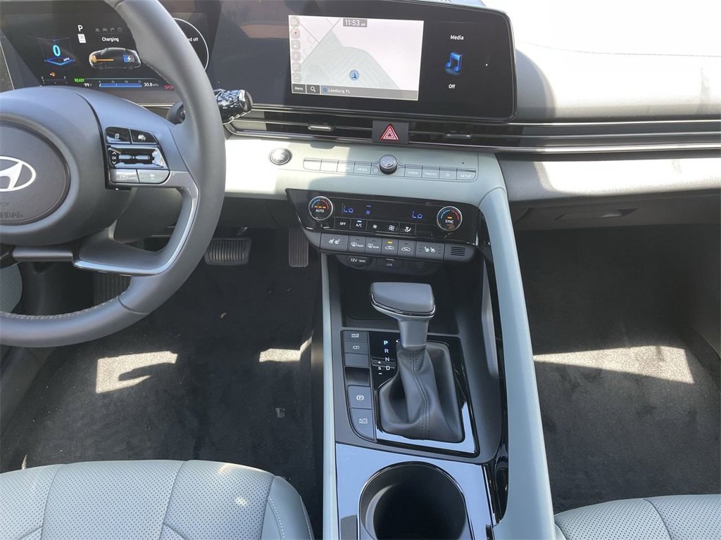 New 2025 Hyundai Elantra Limited image 5
