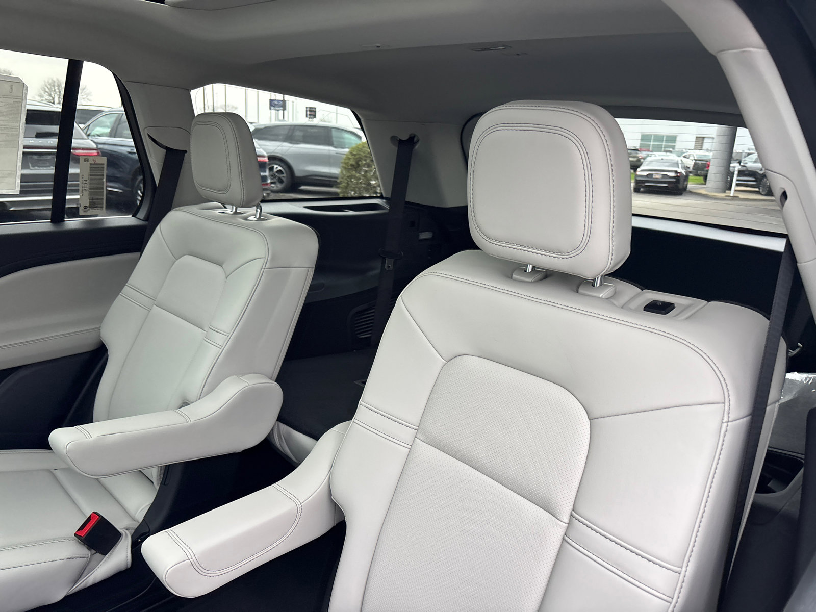 New 2026 Lincoln Aviator AWD image 26