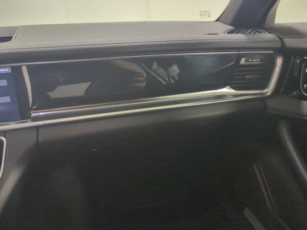 Used 2017 Porsche Panamera 4 AWD/4WD image 25