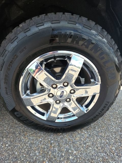 Certified 2025 Ford Ranger XLT w/ Chrome Accent Package RWD image 12
