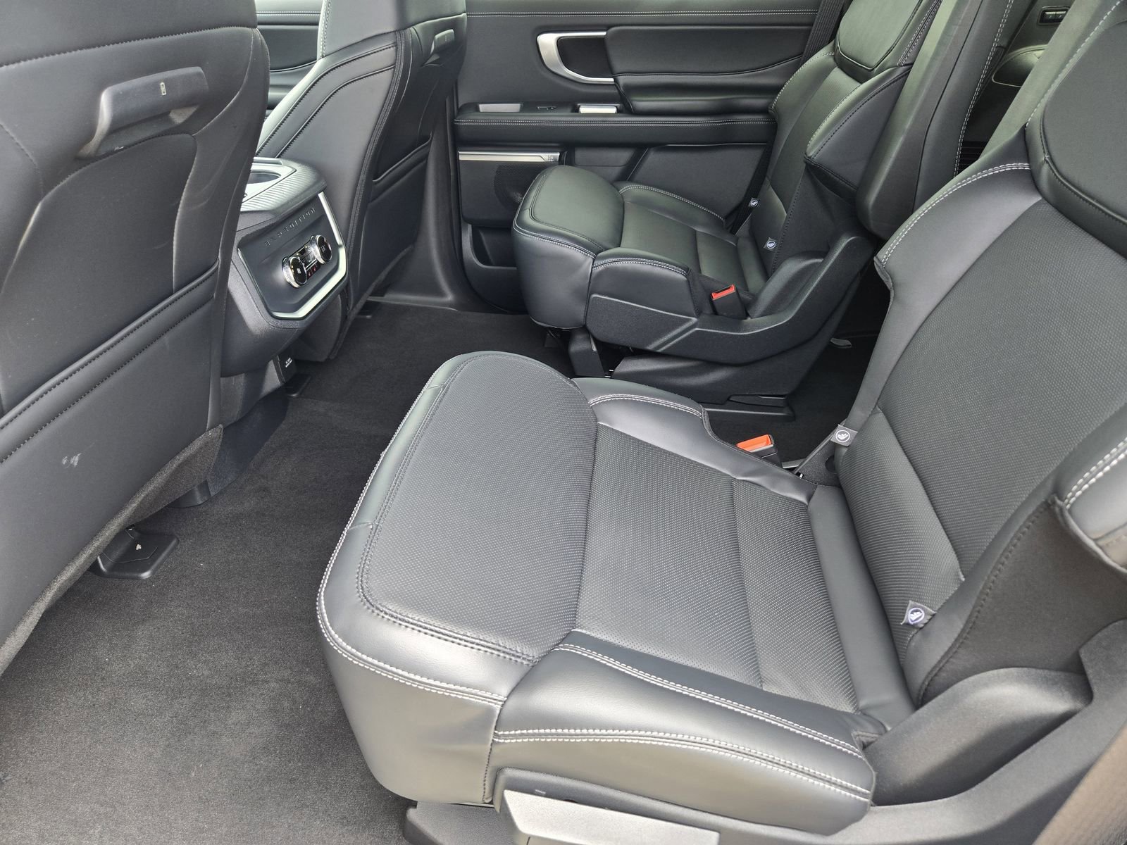 New 2026 Ford Expedition Platinum AWD/4WD image 27