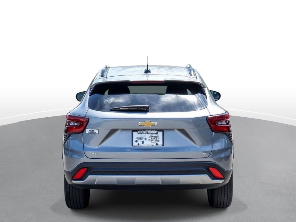 Used 2025 Chevrolet Trax LT w/ LT Convenience Package FWD image 7