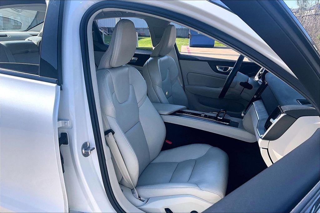 Used 2024 Volvo S60 B5 Plus image 10