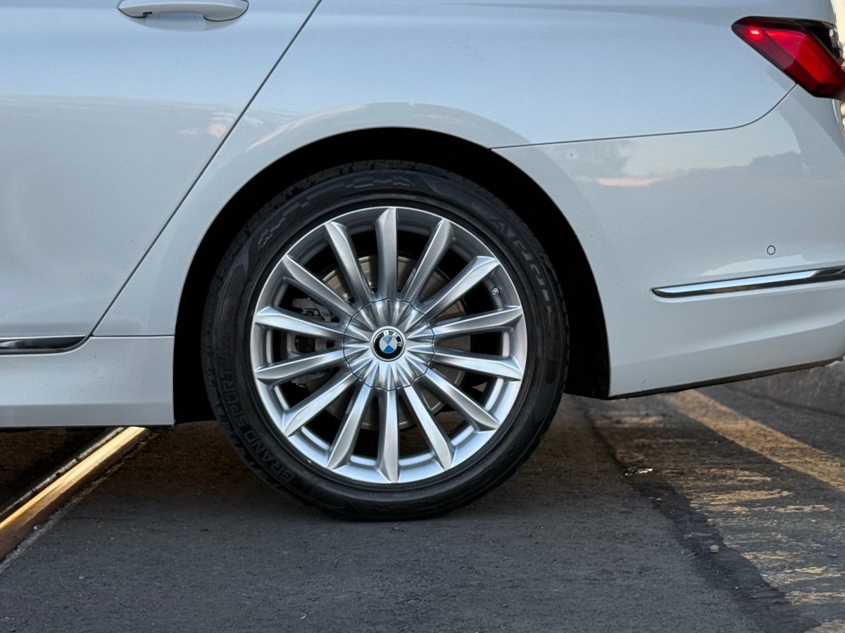 Used 2022 BMW 740i RWD image 13