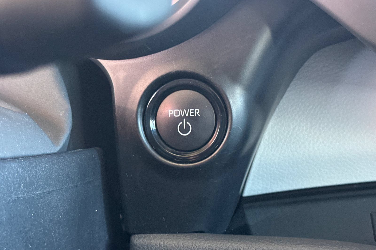 Used 2025 Toyota Sienna XLE FWD image 26