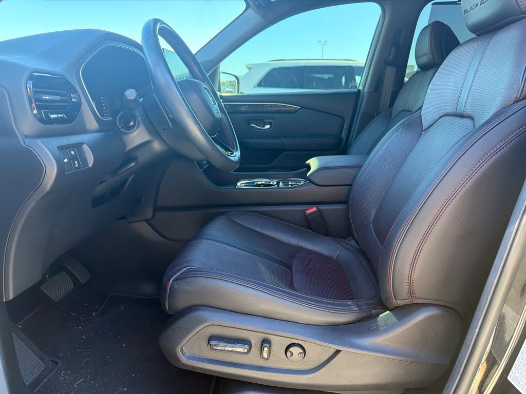 Used 2025 Honda Pilot Black Edition image 7