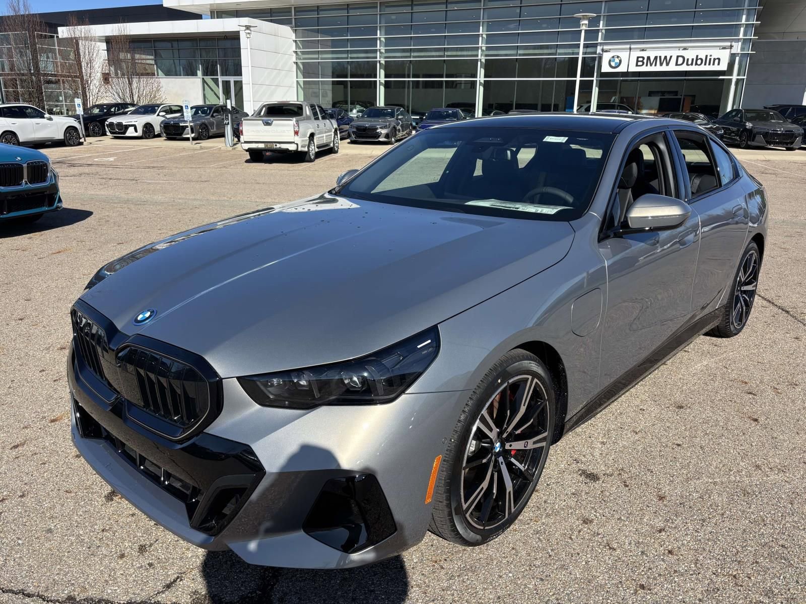 New 2026 BMW 550e xDrive