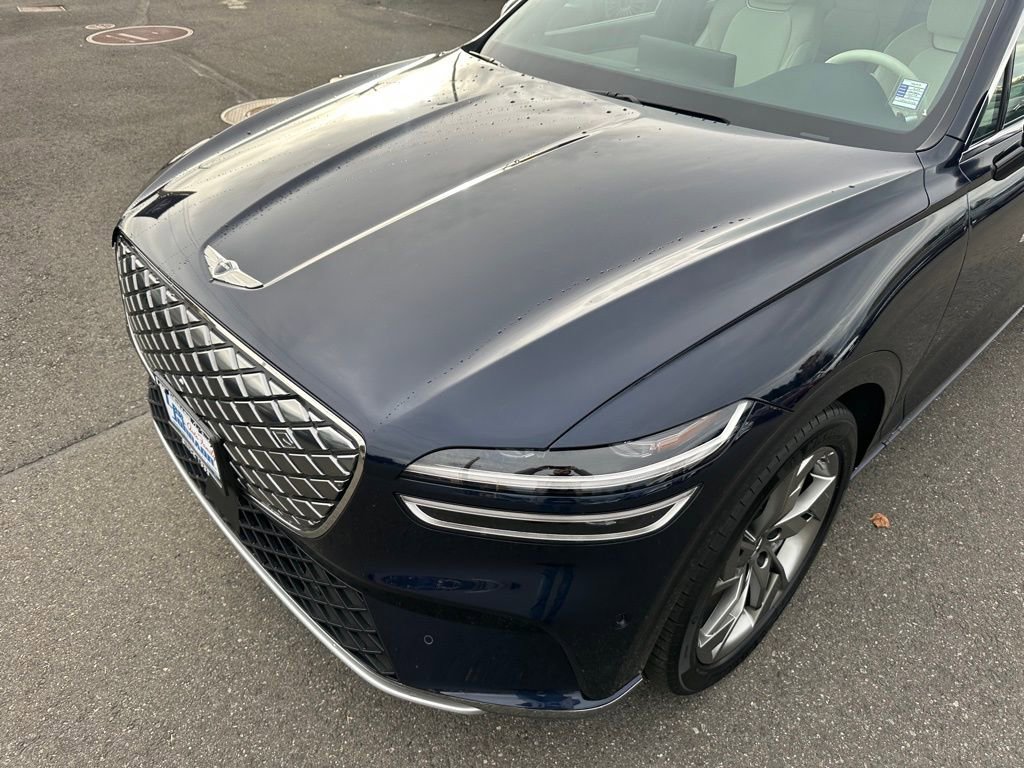 Used 2025 Genesis Electrified GV70 Advanced image 4